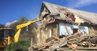 Промышленный демонтаж пристроек к дому в Воркуте | Цены от 562 руб. за м2