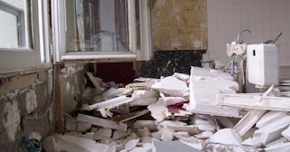 Демонтаж хрущевки в Воркуте - удаление старых полов и стен по выгодной цене от 1735 рублей.